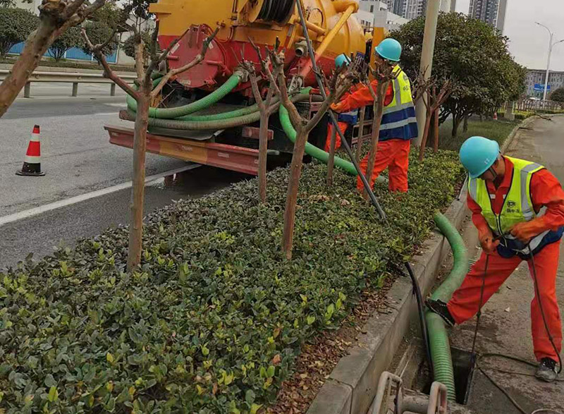 东兴市政管道清淤