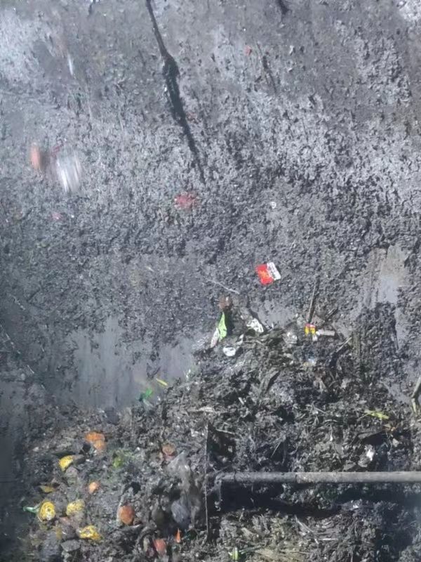 东兴污水池清理